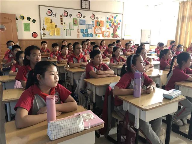 足球手抄报 足球历史_足球历史手抄报图片_足球历史手抄报加字