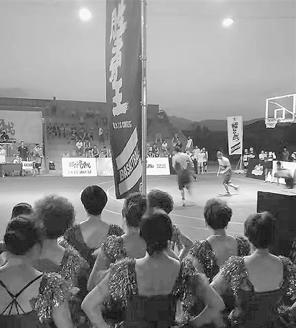 篮球规则包括几大类_篮球规则概述_篮球场的基本规则有哪些