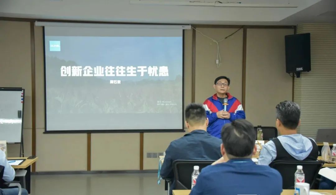 篮球位置需要条件_篮球怎么选适合自己的位置_篮球如何无球选位打球技巧