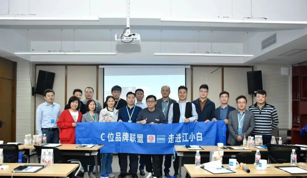 篮球如何无球选位打球技巧_篮球位置需要条件_篮球怎么选适合自己的位置
