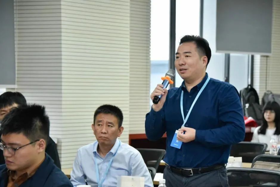 篮球怎么选适合自己的位置_篮球位置需要条件_篮球如何无球选位打球技巧