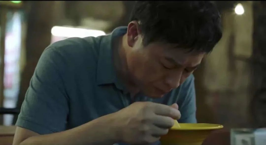 篮球怎么夸_夸篮球女孩子的话_抓篮球技巧女生怎么夸她