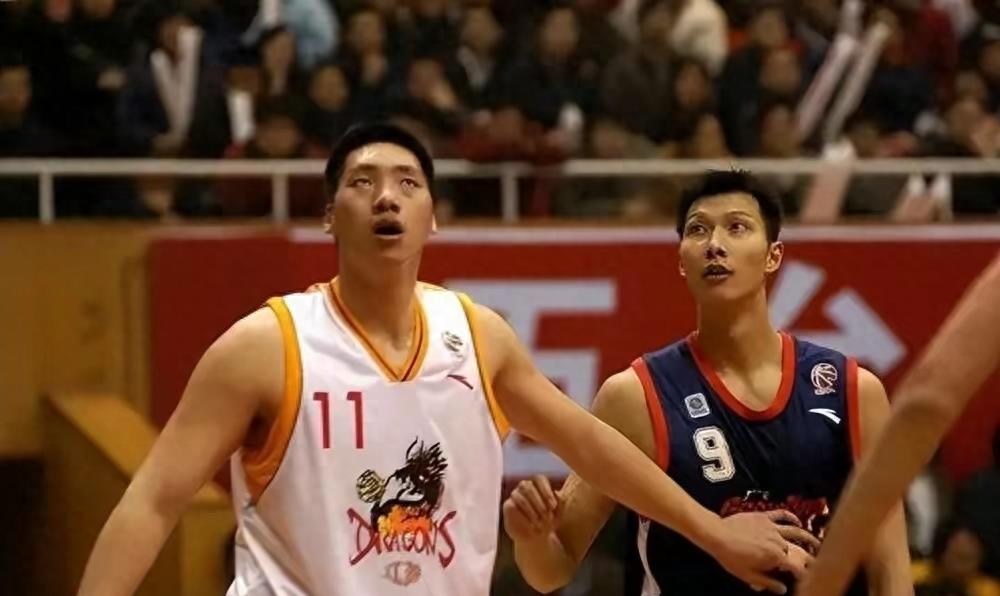 篮球内线几秒违例_篮球内线移动规则是什么_篮球规则移动内线是什么意思
